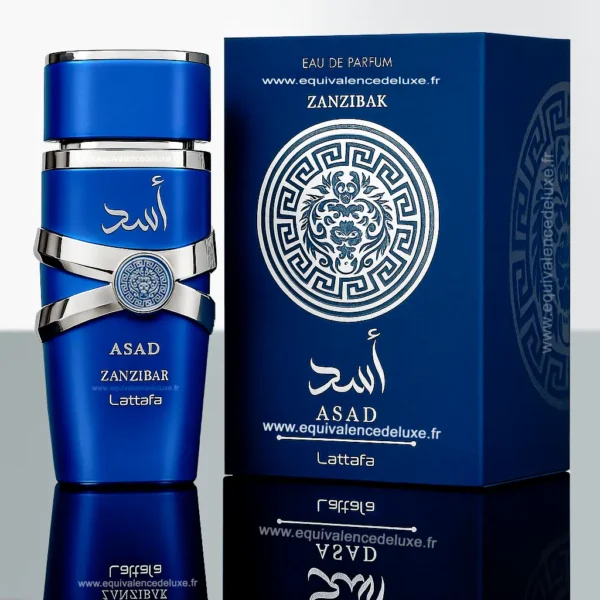 Flacon Asad Zanzibar Eau de Parfum Homme 100ml Lattafa – bouteille bleu profond aux accents argentés, posé sur une plage tropicale avec noix de coco et gousse de vanille.