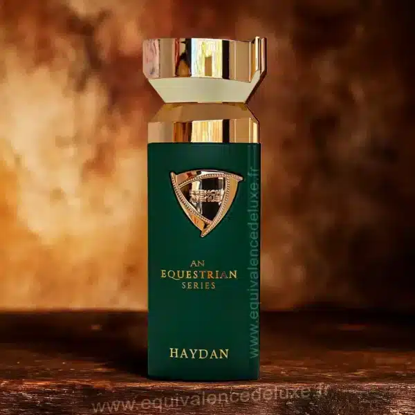 Haydan parfum boisé aromatique intense pour homme Flacon de parfum Haydan vert et or posé sur un fond boisé chaleureux