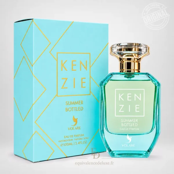 Flacon turquoise Kenzie Summer Bottled Volaré 100 ml sur décor méditerranéen avec citron, fleurs blanches et mer turquoise