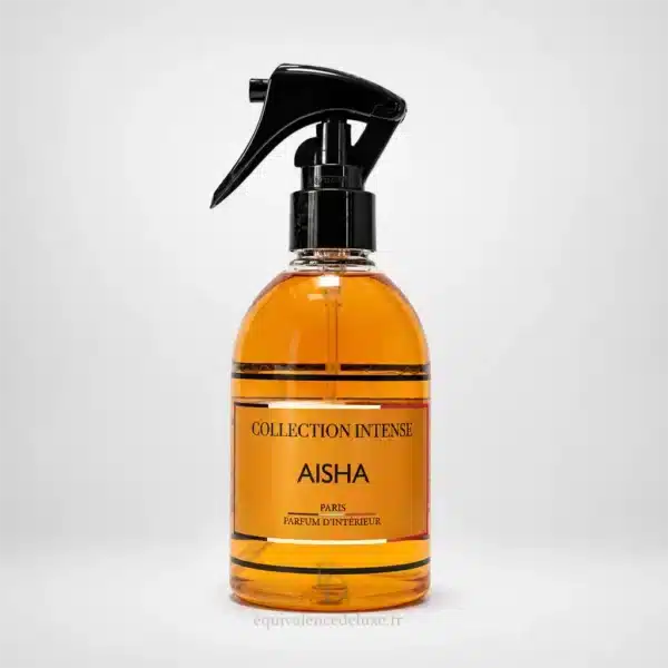 Spray d’intérieur Aïsha Collection Intense 250 ml dans une ambiance lumineuse avec fleurs blanches