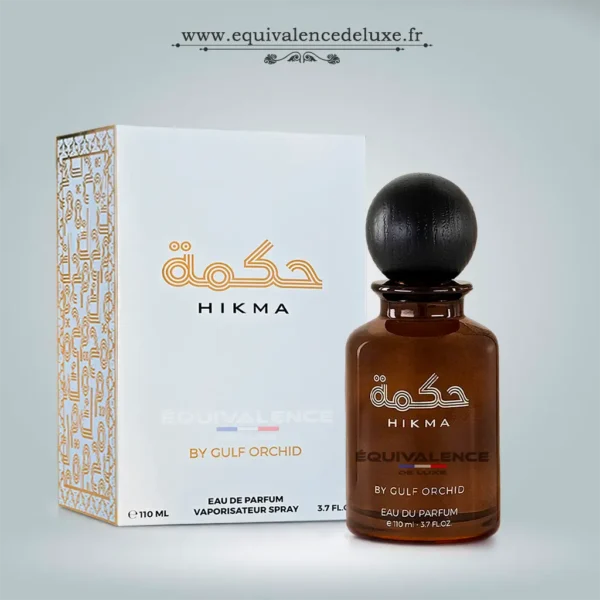 Hikma eau de parfum intense aux notes boisées et ambrées en ambiance élégante
