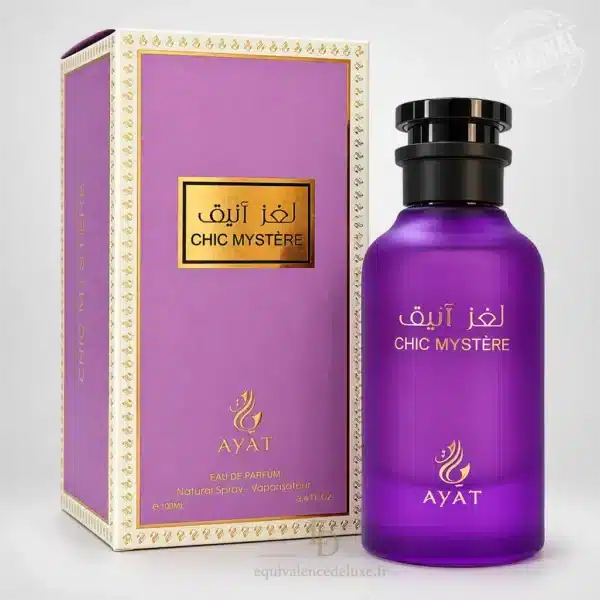 Flacon violet Chic Mystère Ayat posé sur un socle en marbre noir et doré dans un décor luxueux